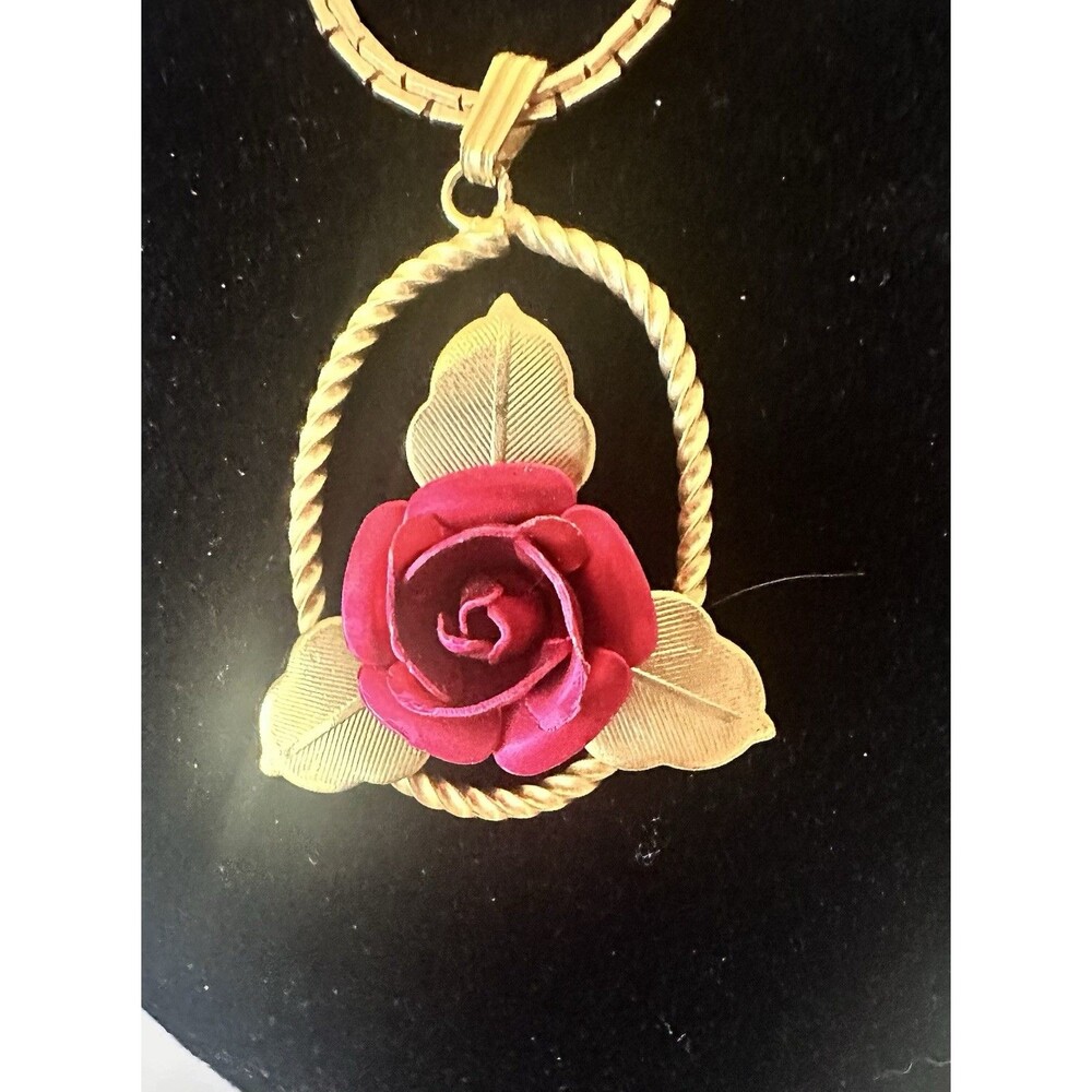 Vintage Korea Gold Tone Red Rose Pendant Necklace Floral Romantic Cottagecore